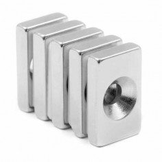 IMÁN PARA ATORNILLAR 20x12x4mm 2