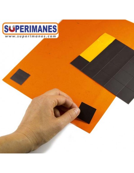 CUADRADO MAGNÉTICO ADHESIVO 50x50 mm 36 uds. (lámina 300x300mm)