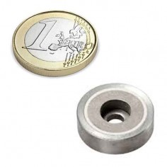 Base magnética samario Ø 20 mm con taladro cilíndrico. Comparación con moneda.