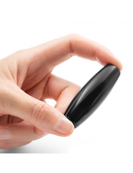 Mango de plástico 60 mm con rosca interior M8 – detalle en mano