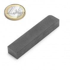 Imán bloque ferrita 70x14x10mm-FB-70-14-10 - comparación moneda