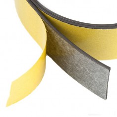 CINTA MAGNÉTICA ADHESIVA 30 mm GROSOR 1,5 mm 2