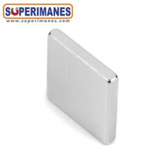 IMÁN NEODIMIO 20x20x3mm 2