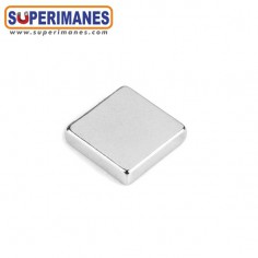 IMÁN NEODIMIO 20x20x5mm 2