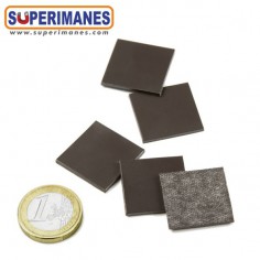 CUADRADO MAGNÉTICO ADHESIVO 20x20mm 2