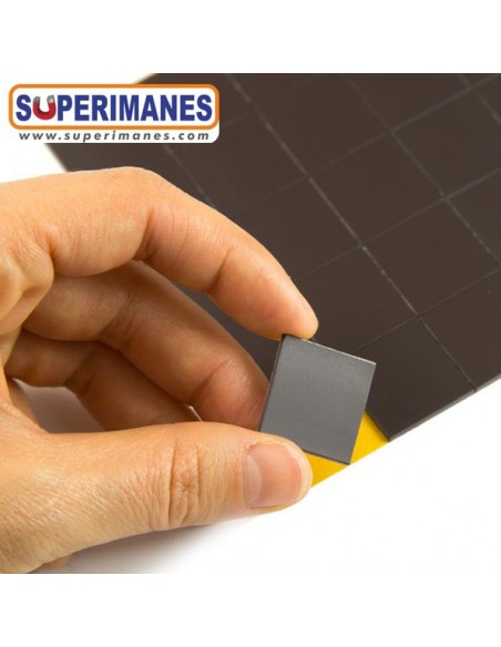 CUADRADO MAGNÉTICO ADHESIVO 20x20mm