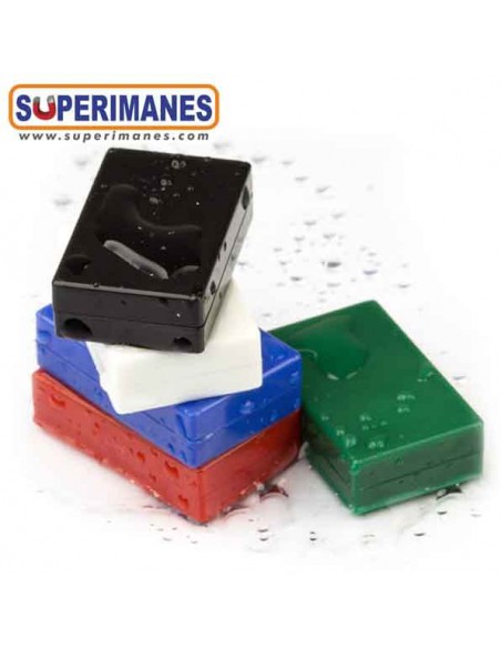 IMÁN FUNDA PLÁSTICO 26x16x7MM COLORES