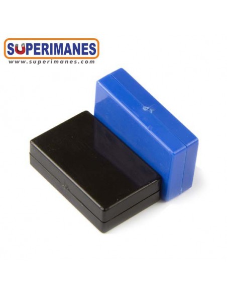 IMÁN FUNDA PLÁSTICO 26x16x7MM COLORES